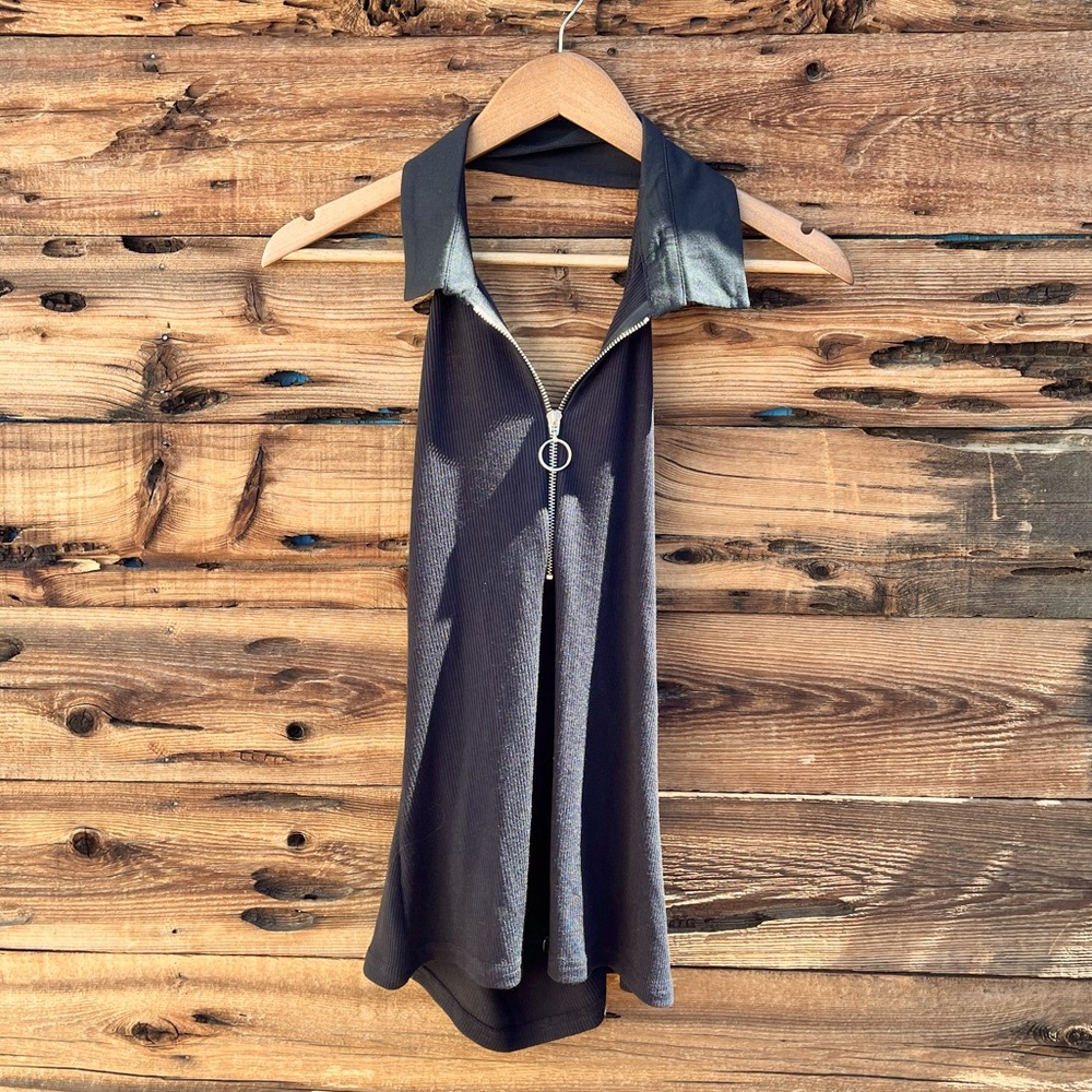 SHEILAY | NWT Black Ribbed Collar Halter Top S